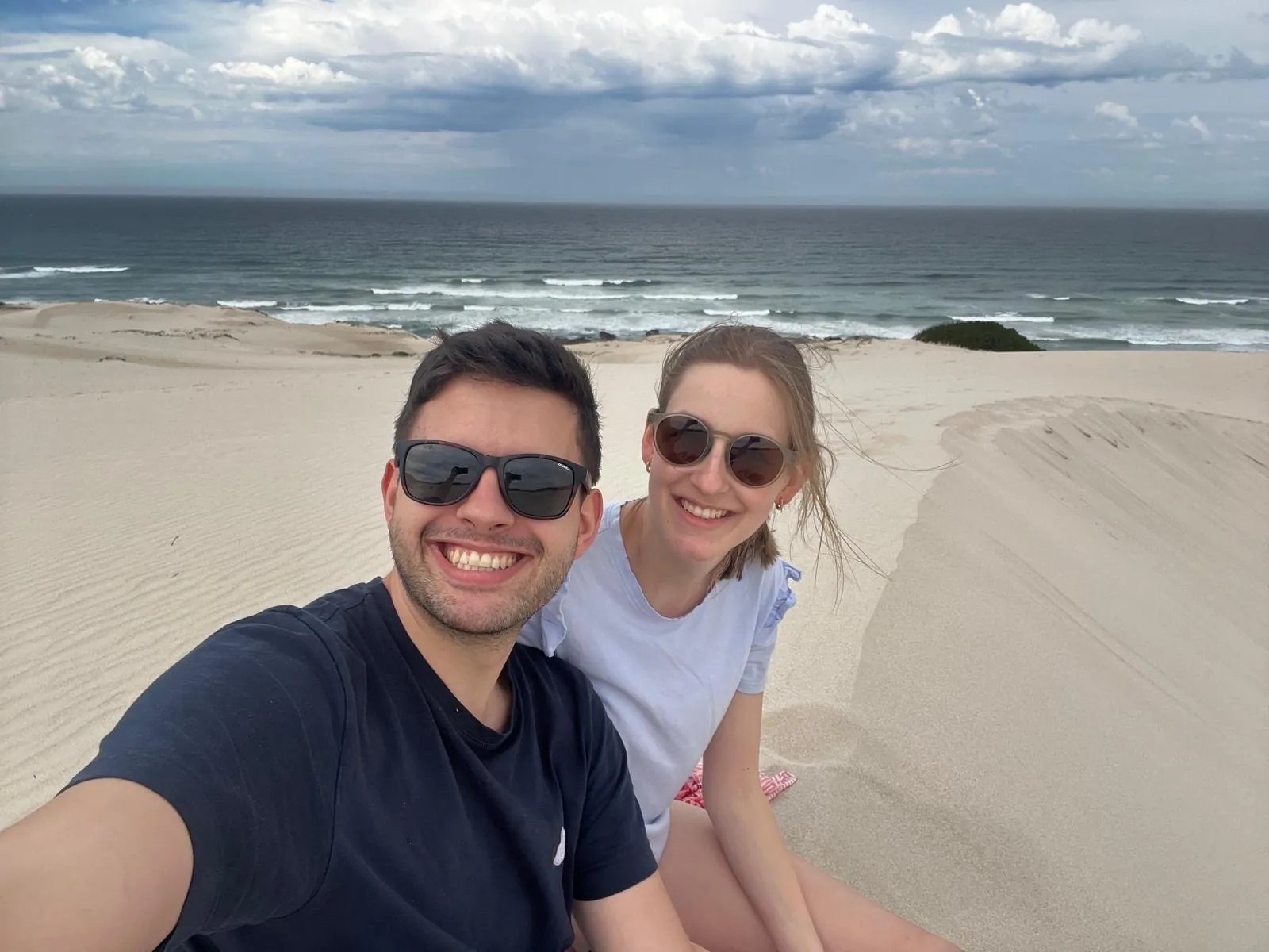 Fabio und Klara, verlobt im Nationalpark De Hoop in Südafrika